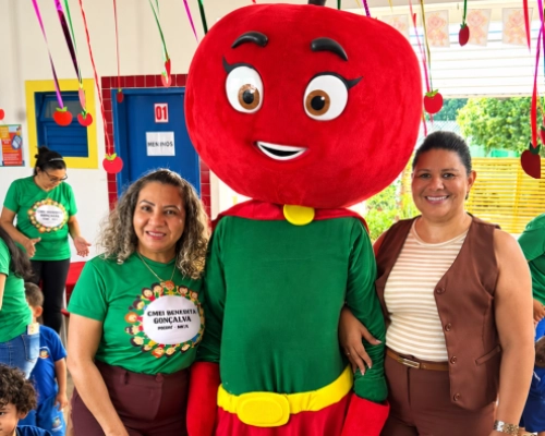 Secretaria de Educação leva a mascote às escolas e creches para as Crianças em Poconé